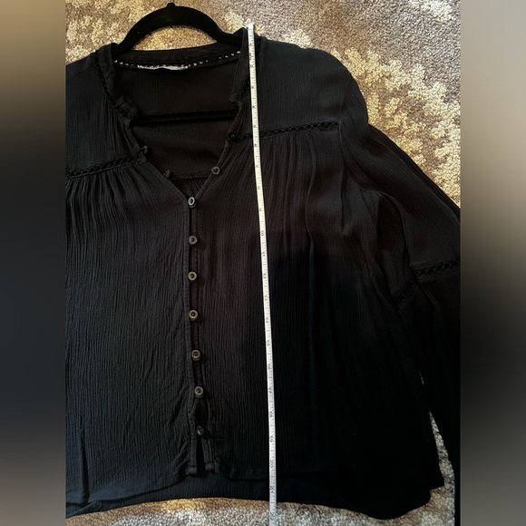⭐️Hollister⭐️ Long sleeve black blouse, size Medium ⭐️ - Picture 8 of 12